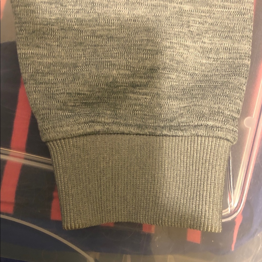 Under Armour Men's Light Gray Zip-Up Sweater - Picture 4 of 6